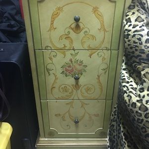 3 drawer chest